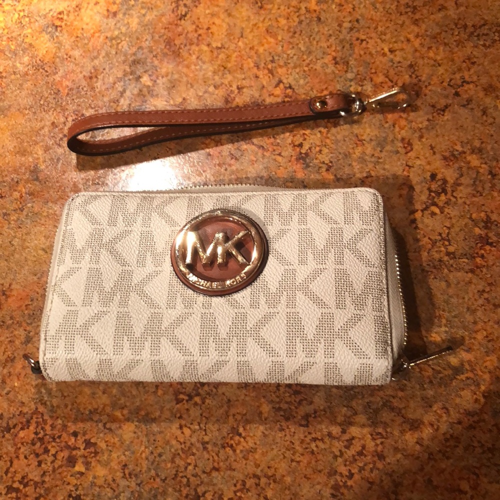 MK wristlet